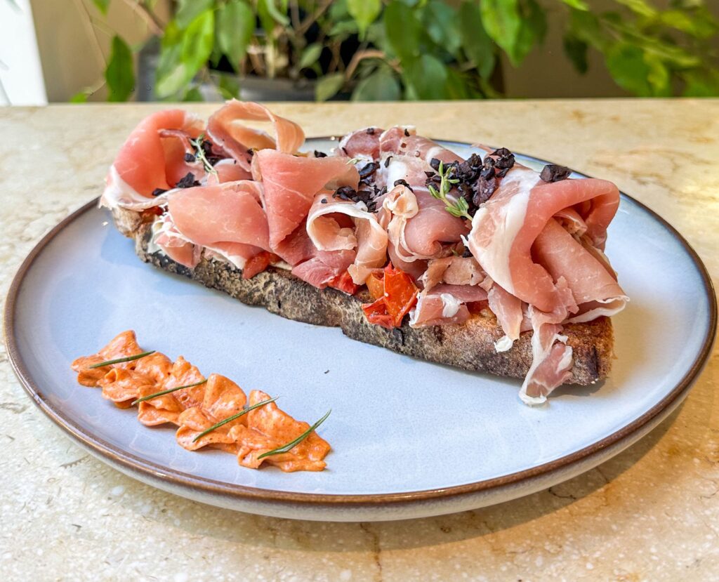 Tostón de fiambre de Chez.