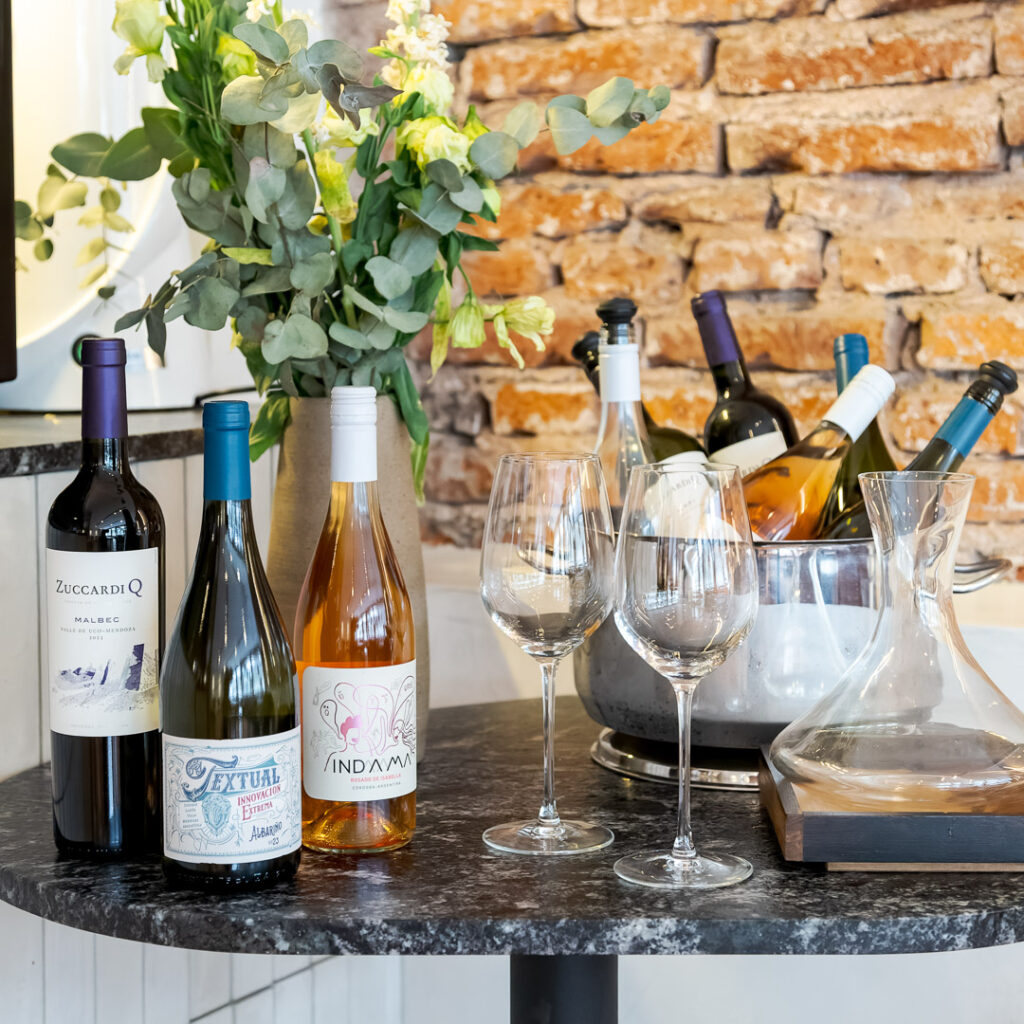 Vinos en La Despensa de Azur.