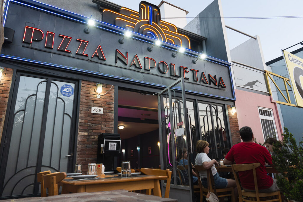 Fachada de Pizza Napoletana.