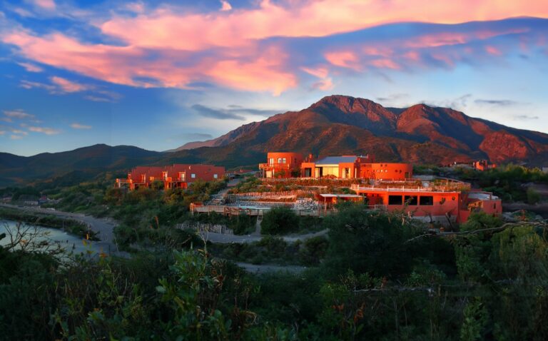 Un hotel al pie del Uritorco: un sueño hecho realidad