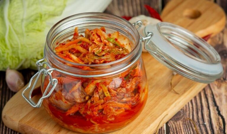 ¿Con qué se come el kimchi? Ideas para incorporar este fermento a tus comidas