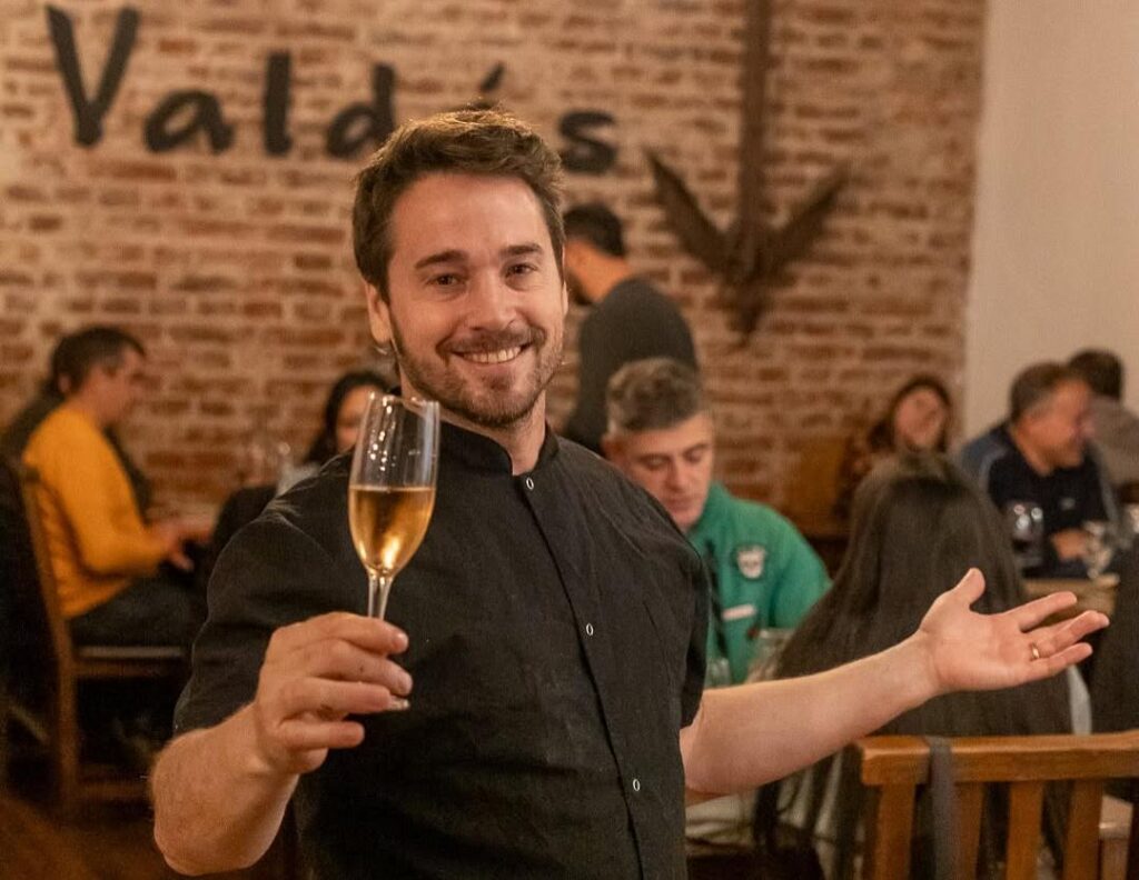 Entrevista a Mauro Liviero de Valdés, elegido nuevamente como «Mejor Restaurante de Pescados y Mariscos»